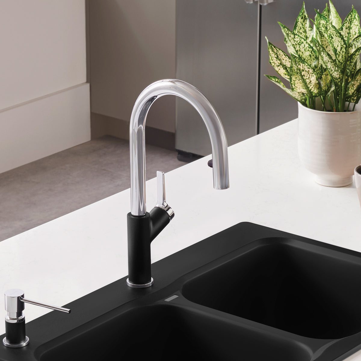 Blanco - 526398 - Urbena Pull-Down Dual-Spray Kitchen Faucet - Chrome/Coal Black - Beauty Shot 3