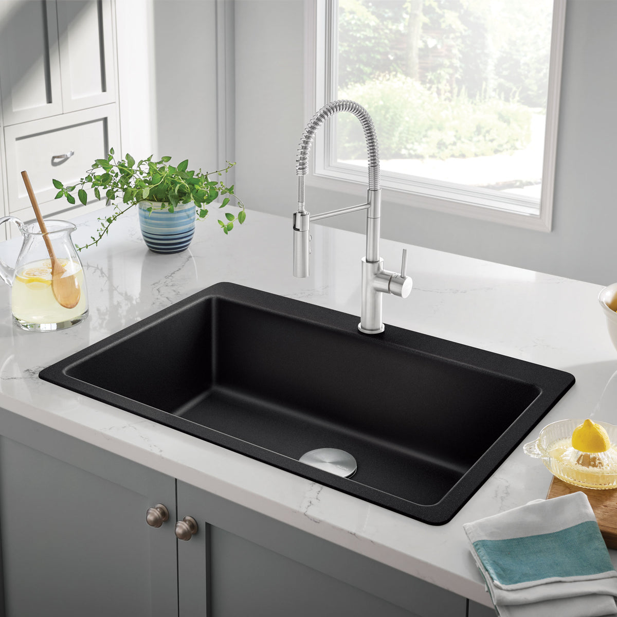 Blanco - 401918 - Catris Semi-Pro Pull-Down Dual-Spray Kitchen Faucet - PVD Steel - Beauty Shot 6