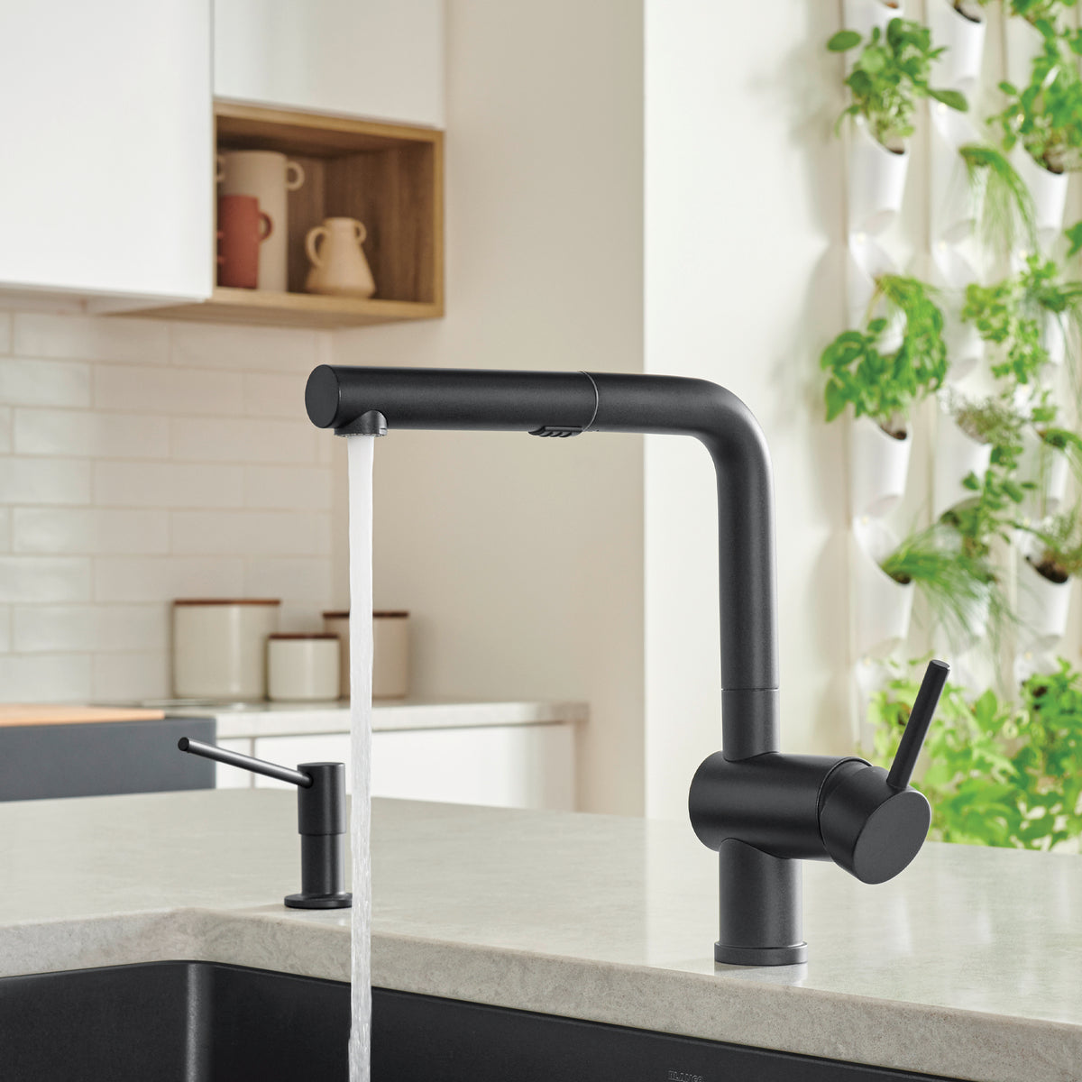Blanco - 526374 - Linus Low Arc Pull-Out Dual-Spray Kitchen Faucet - Coal Black - Beauty Shot 2
