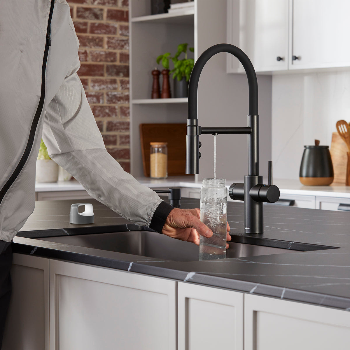 Blanco - 442992 - Catris Flexo Filter-Ready Semi-Pro Pull-Down Dual-Spray Kitchen Faucet - Matte Black - Beauty Shot 6